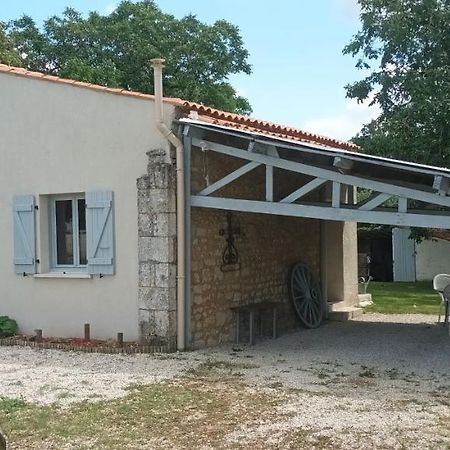 Le Clos Des Chevaliers Pons Eksteriør bilde