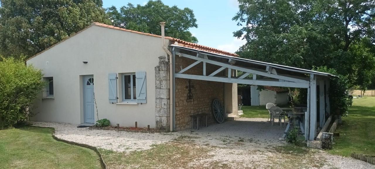 Le Clos Des Chevaliers Pons Eksteriør bilde