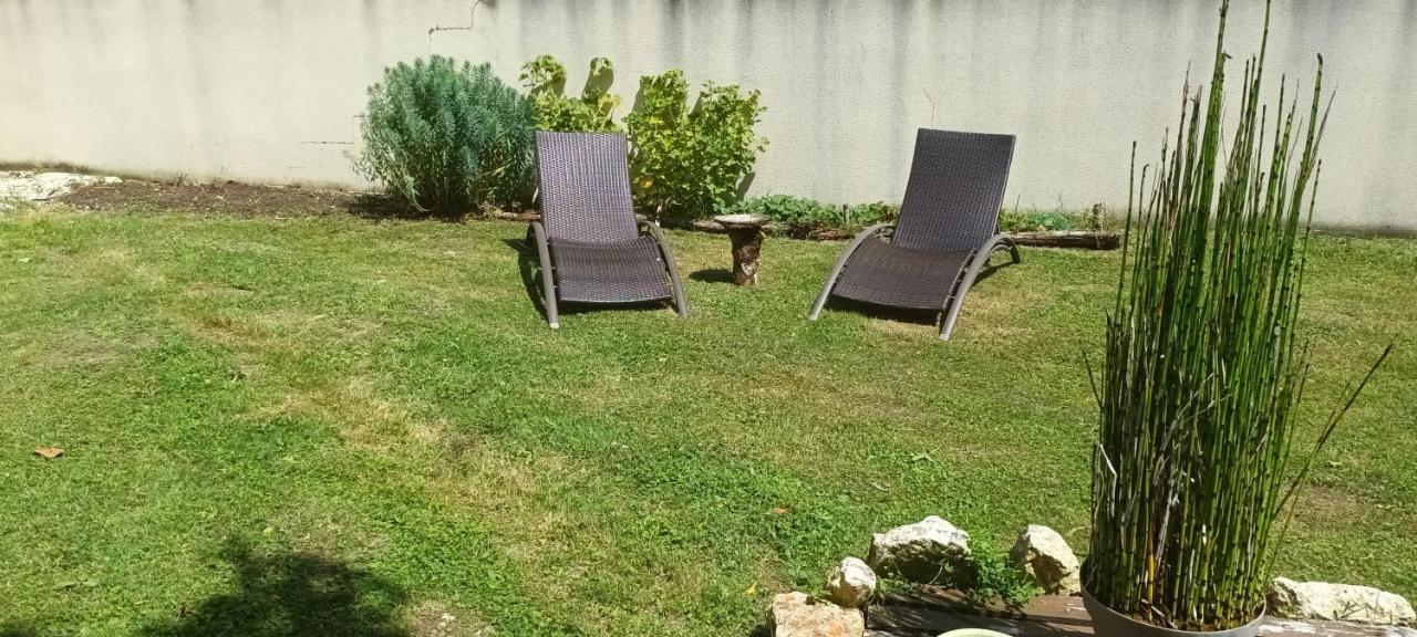Le Clos Des Chevaliers Pons Eksteriør bilde
